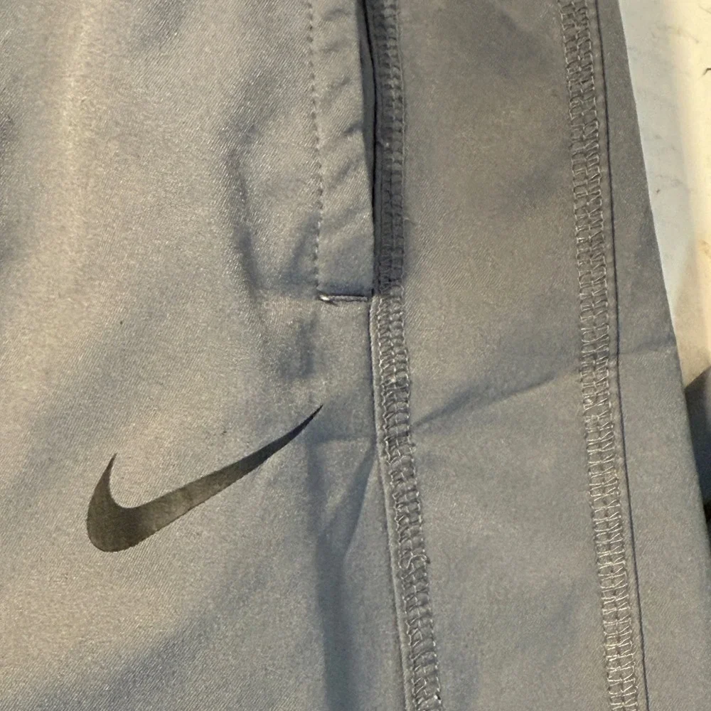 Nike Dri Fit Mens‎ M Athletic Pants Gray Elastic Waist Drawstring bottom Pockets